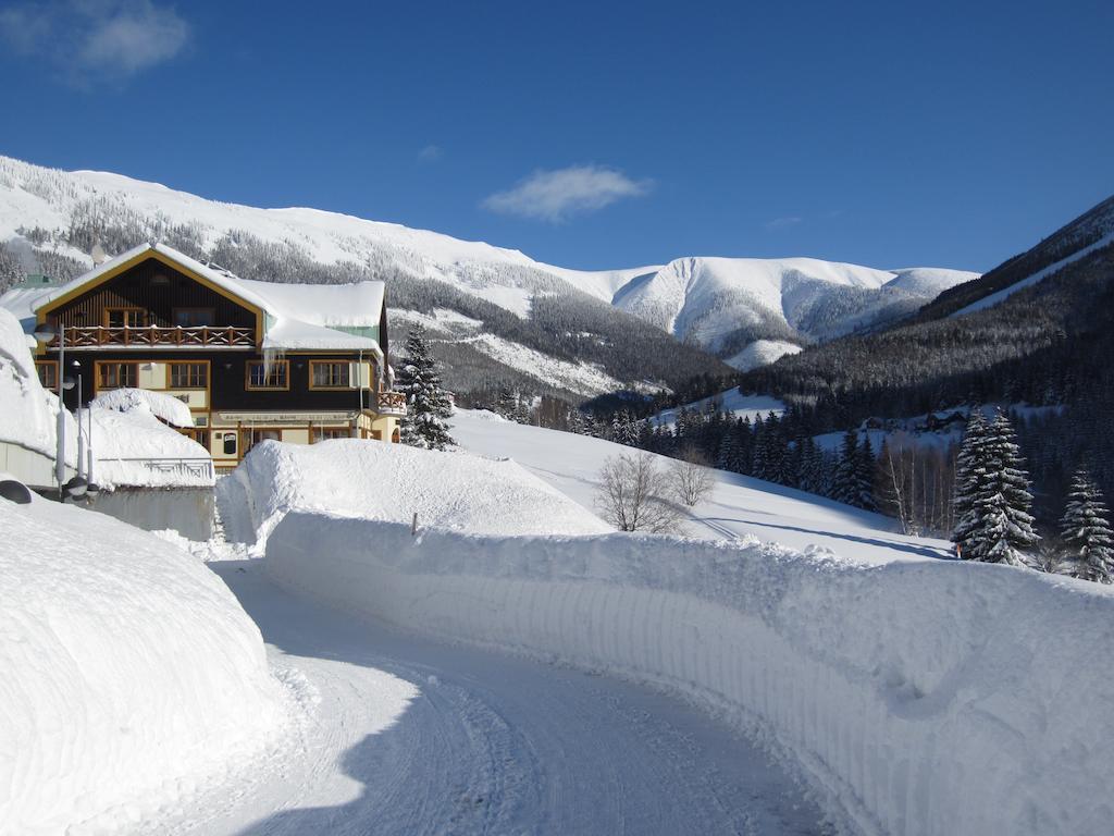 Hotel Zatisi Špindlerŭv Mlýn Ngoại thất bức ảnh