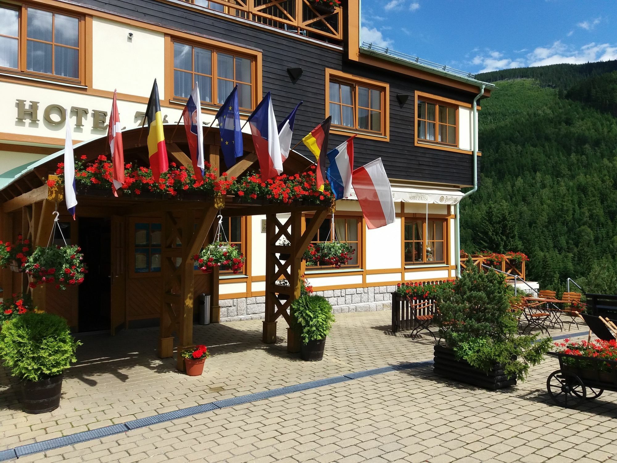 Hotel Zatisi Špindlerŭv Mlýn Ngoại thất bức ảnh